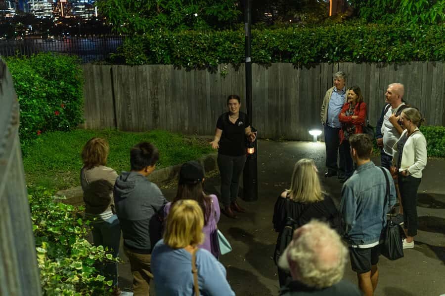 Sydney: True Crime Tour - Photo and sightseeing: the practical upside of the darkness