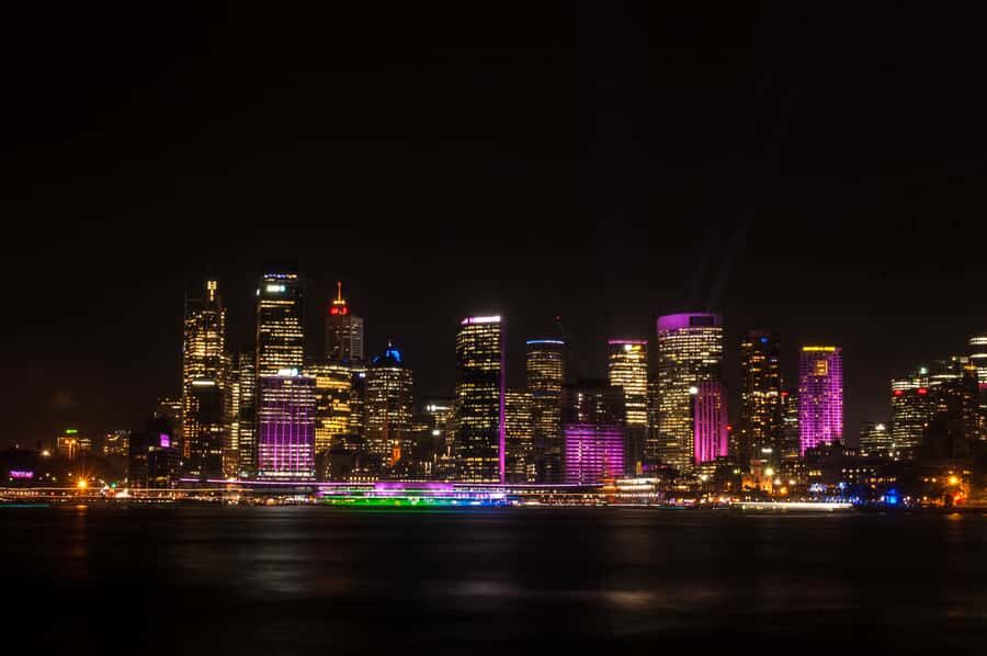 Sydney: Vivid Festival of Light Harbor Cruise with Dinner - Drinks onboard: what’s included and what’s extra
